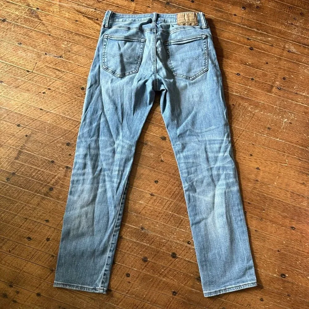 American Eagle Slim Straight distressed 30x30 jeans